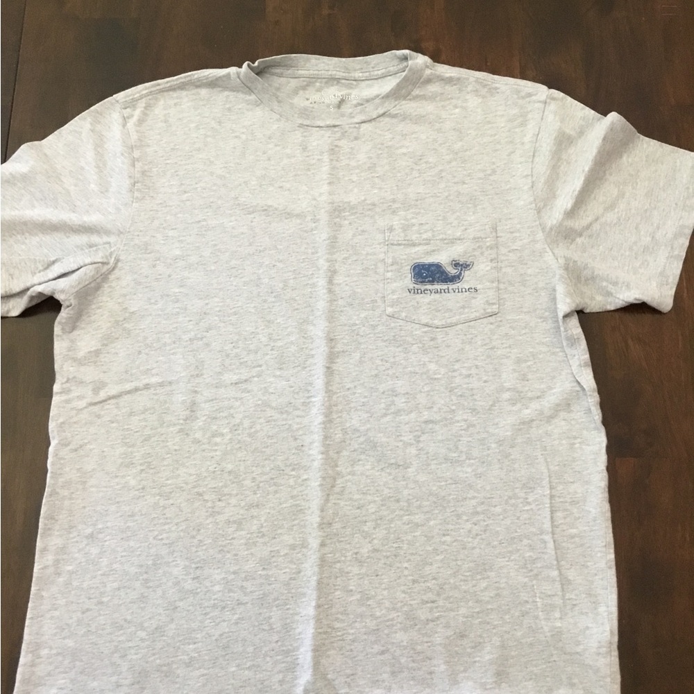 Vineyard Vines T-shirt